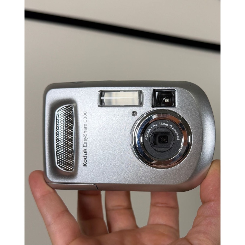 Kodak EasyShare C300 Digital Camera Silver 3.2MP Vintage Y2K Digicam Retro